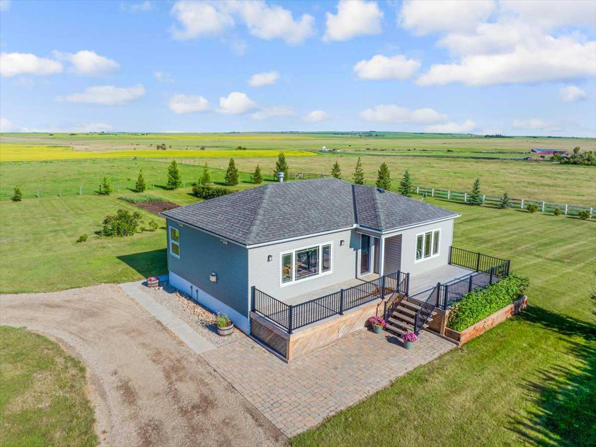 Property Photo: 338102 272 Street E AB T0L 0J0