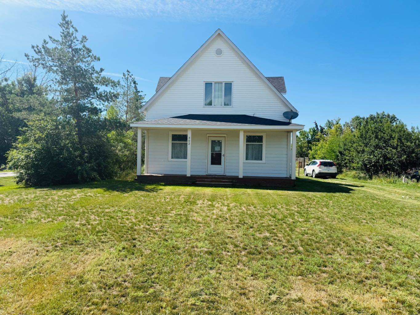 Property Photo: 302 Empress Avenue AB T0L 1M0