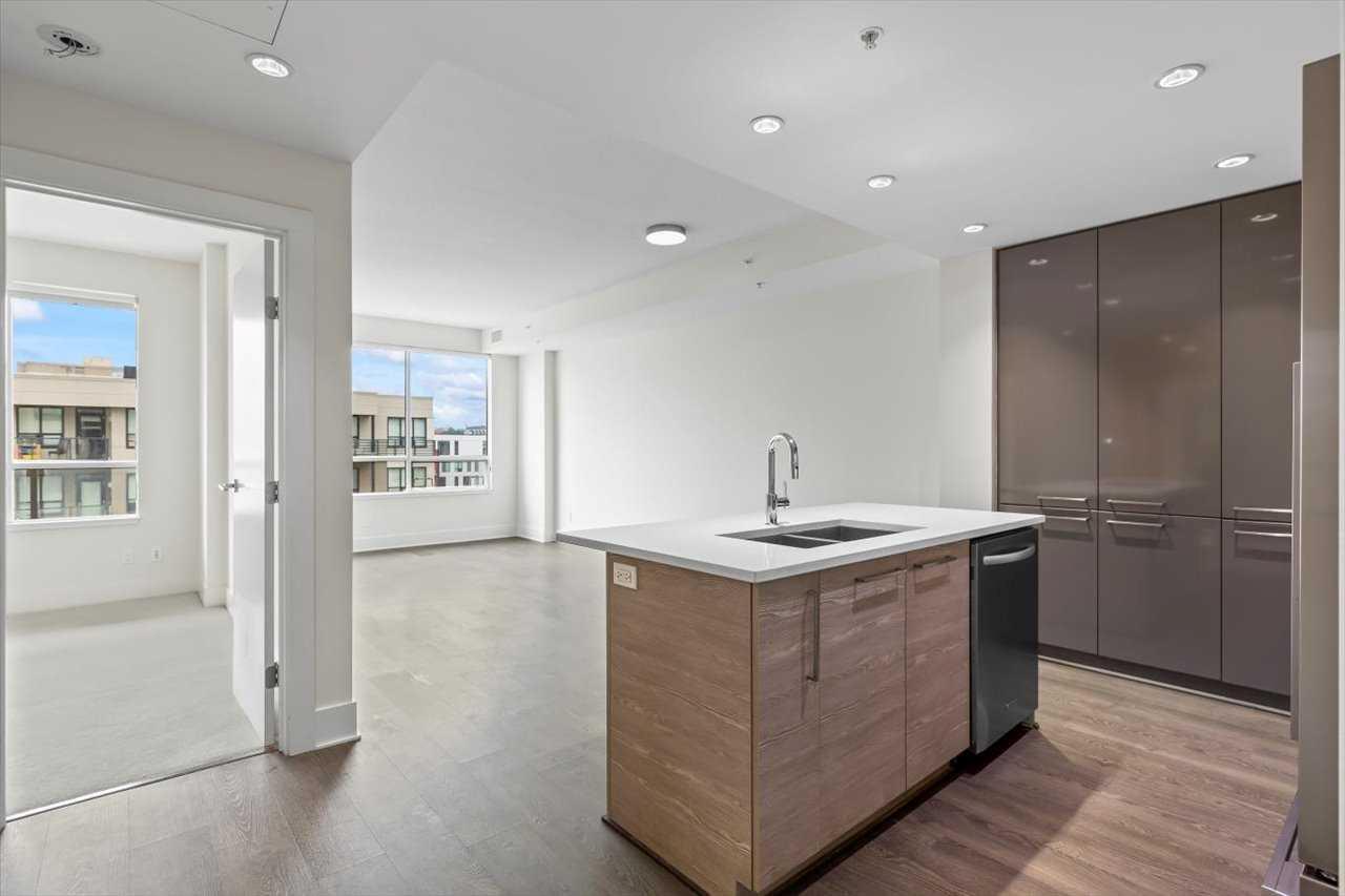 Property Photo: 38 9 Street NE 610 AB T2E 7X9