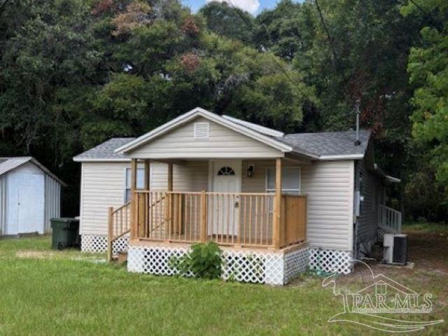 Property Photo: 1100 Wayne Ave FL 32507