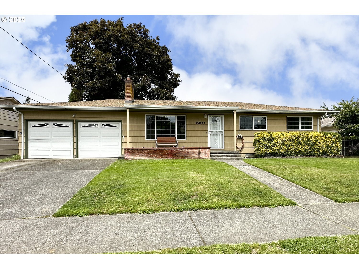 15833 SE Grant St  Portland OR 97233 photo