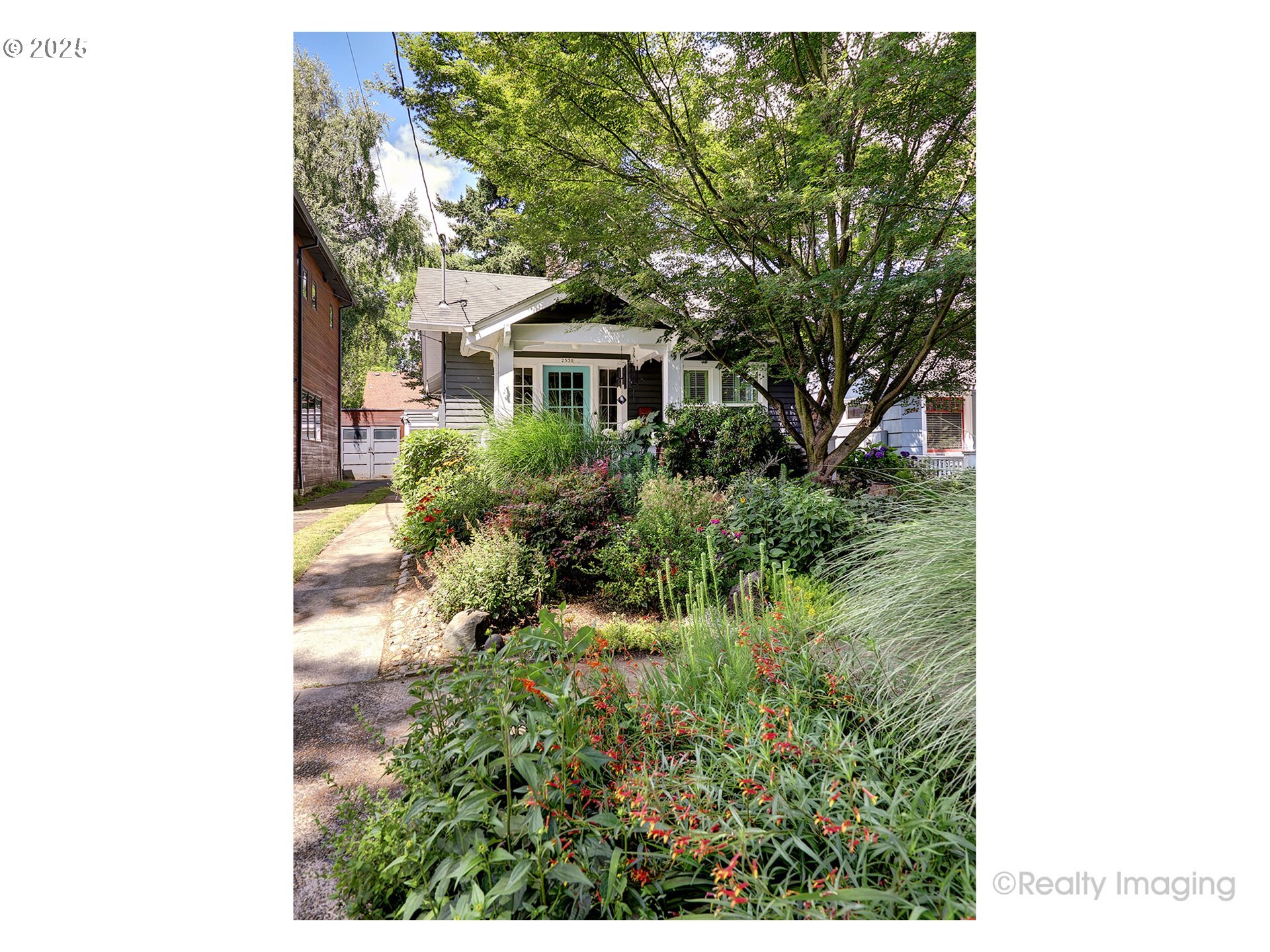 Property Photo: 2531 NE 38th Ave OR 97212
