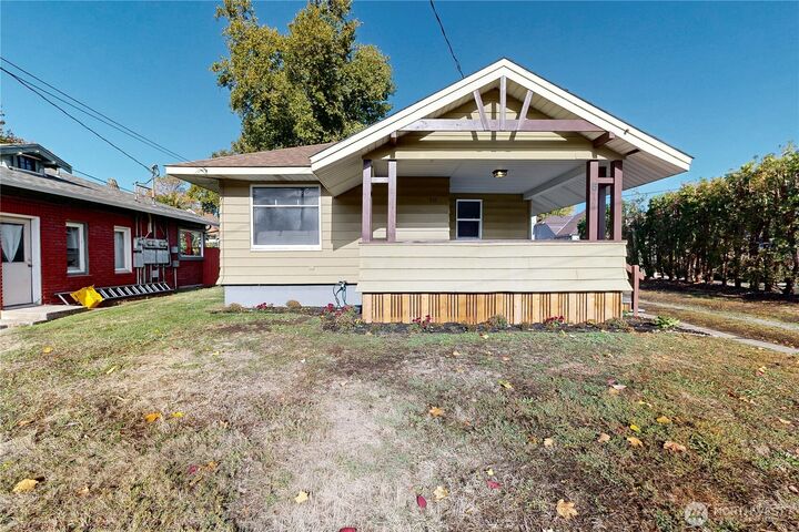 Property Photo:  511  Newell Street  WA 99362 