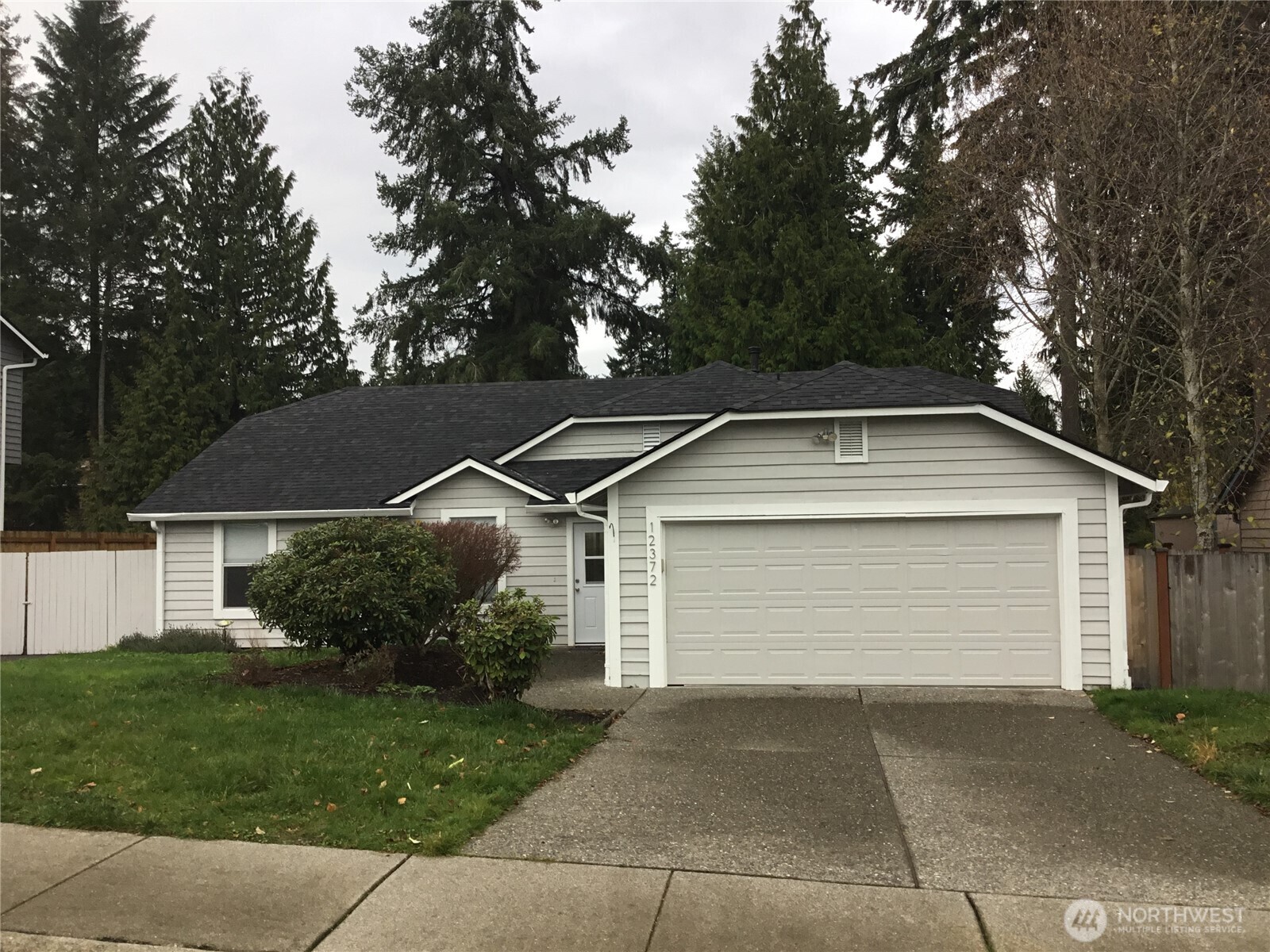 Property Photo: 12372 SE 221st WA 98031