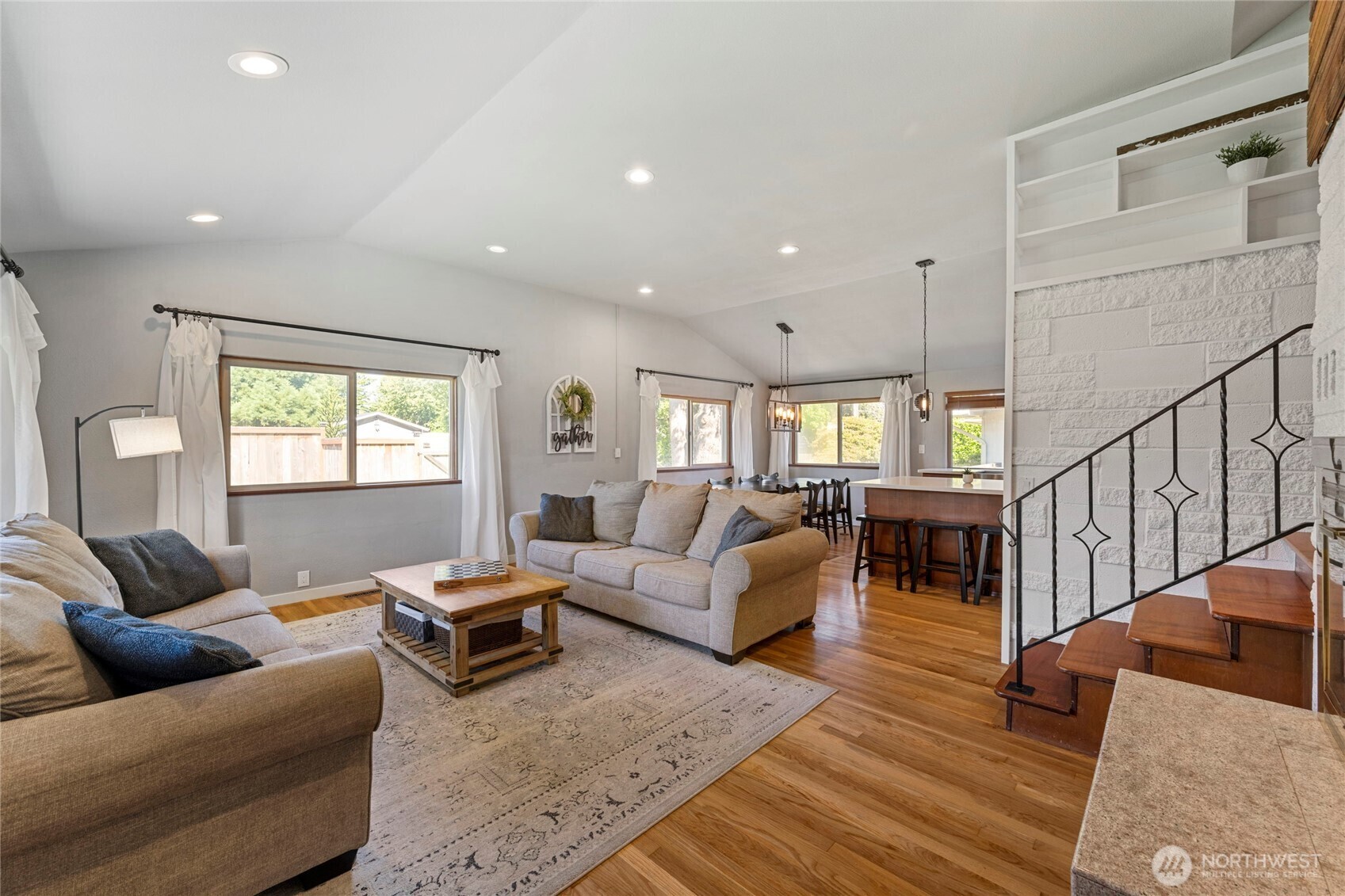 Property Photo: 922 SW 160th Street WA 98166