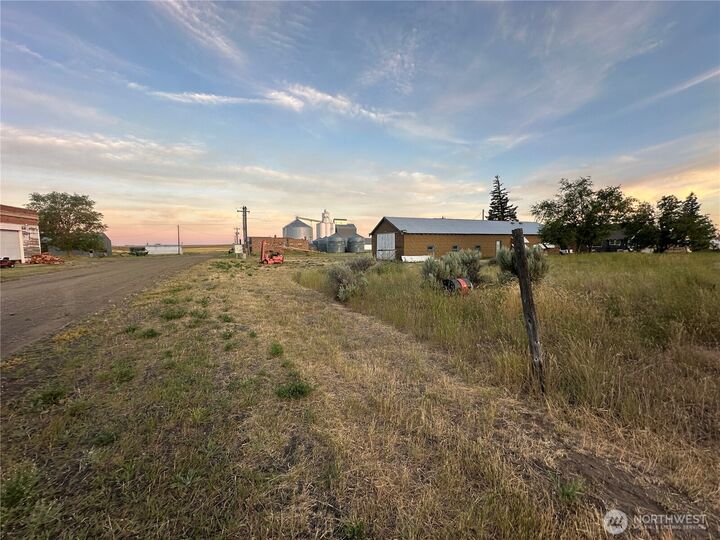 Property Photo: 7 1st (Lots 7-9) Avenue WA 98858