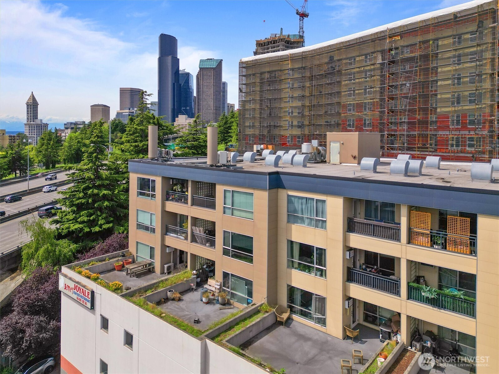 Property Photo: 321 10th Avenue S 705 WA 98104