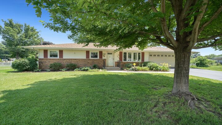 9833 Gentian Drive  Machesney Park IL 61115 photo