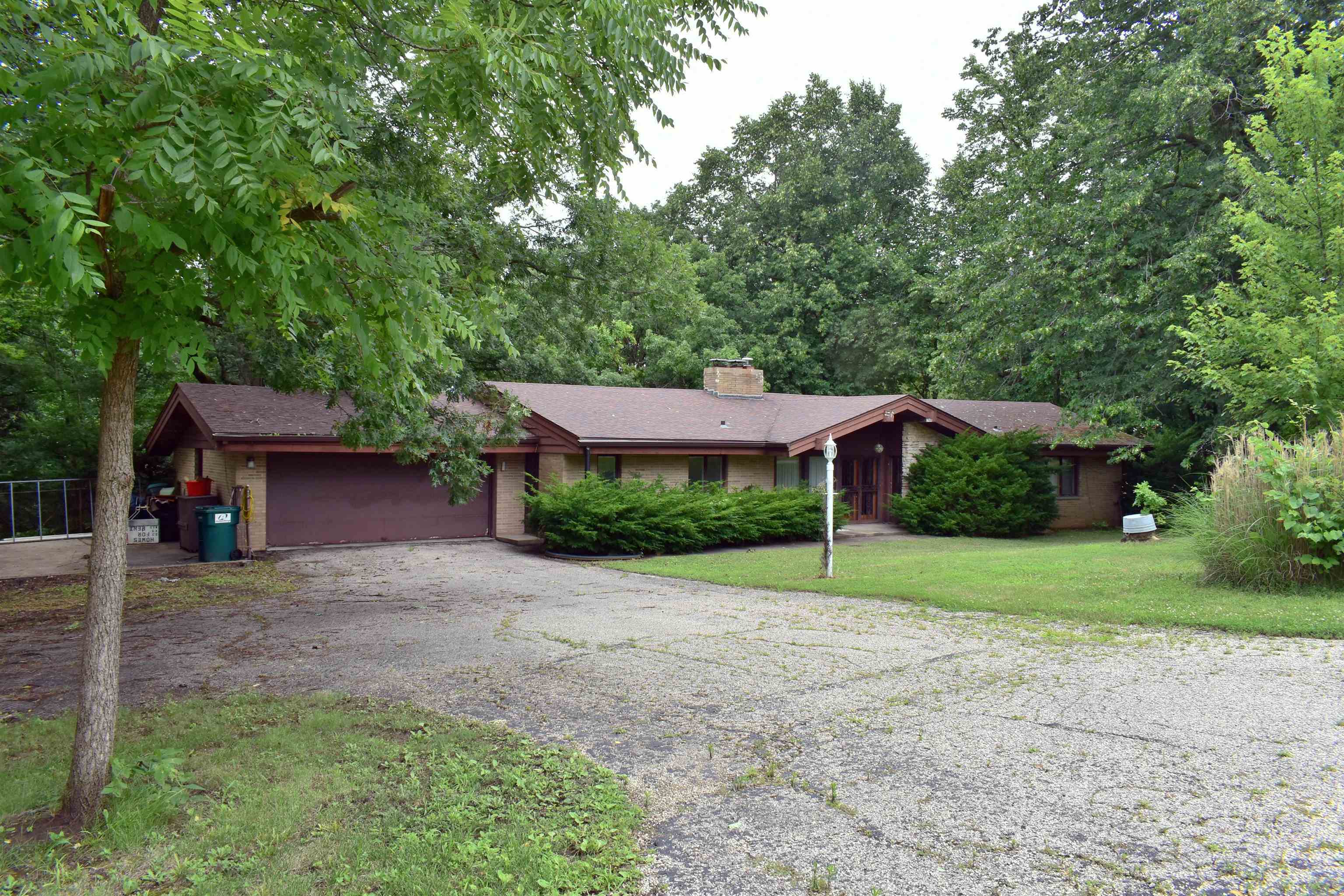 Property Photo: 4717 Quarry Ridge Trail IL 61101