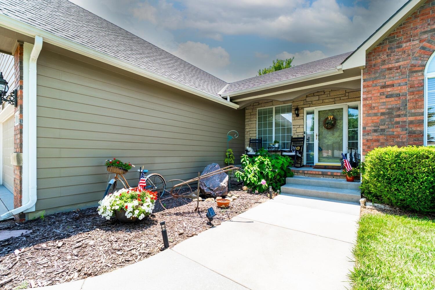 Property Photo: 3333 Bluestem Cir KS 67133