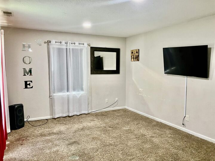 Property Photo: 1927 S Chautauqua Ave KS 67211