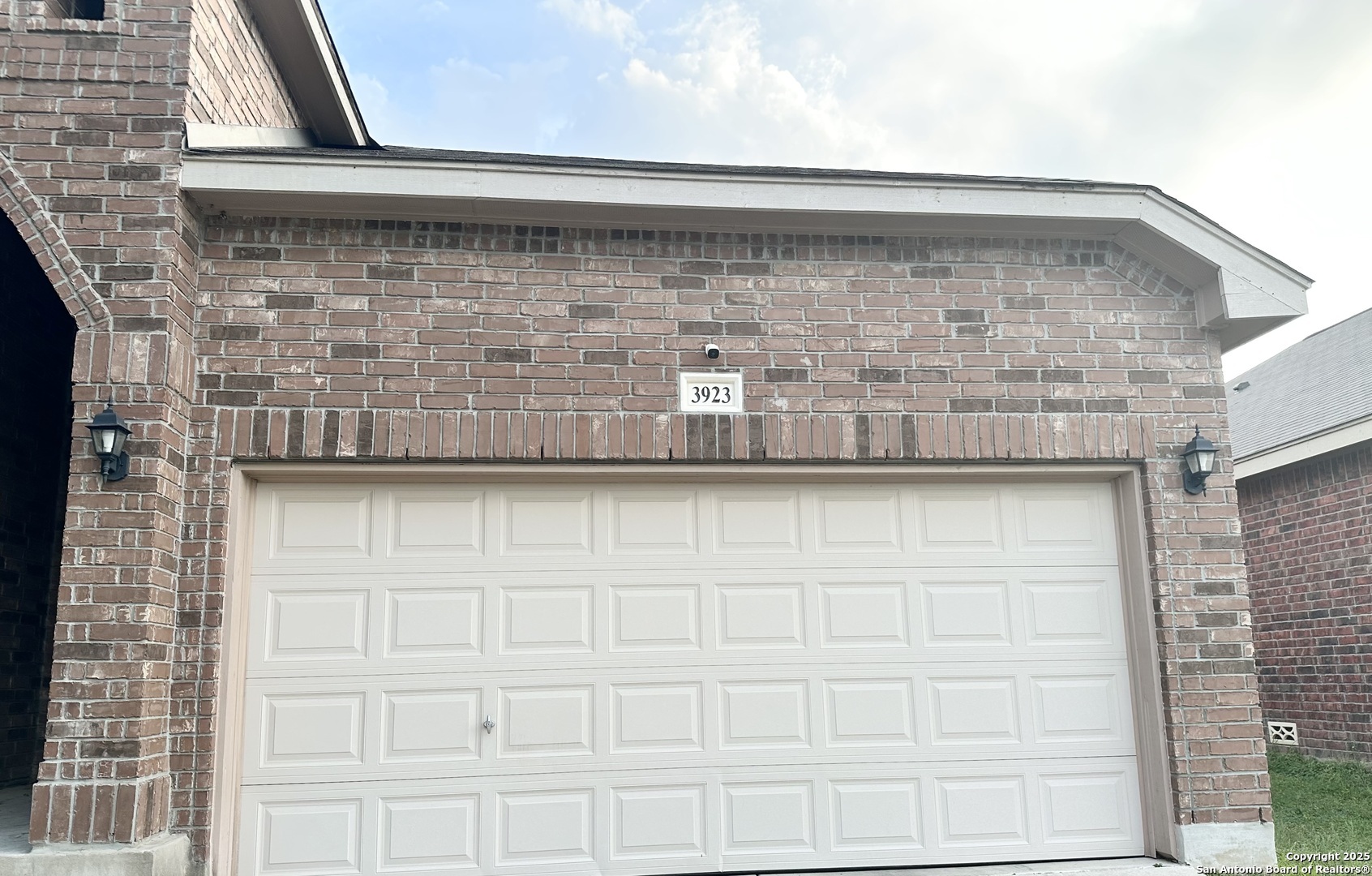 Property Photo: 3923 Grissom TX 78251