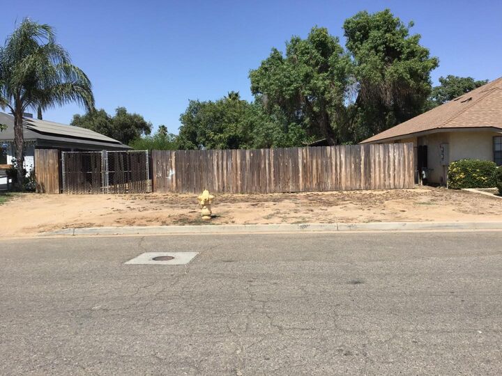 Property Photo: 413 Fig Street CA 93638