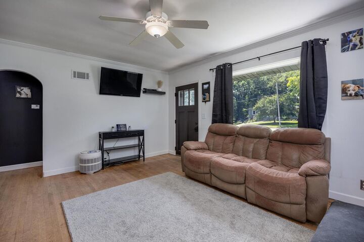 Property Photo: 208 West Taft Street WI 53589