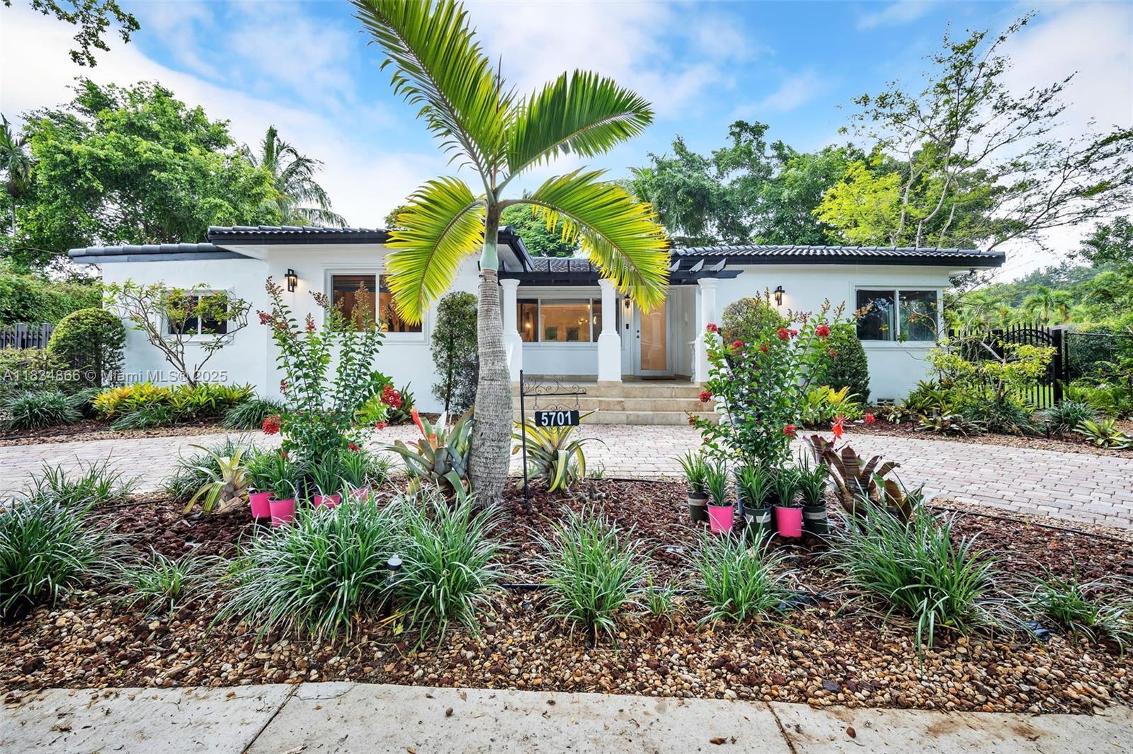 5701 SW 33rd St  Miami FL 33155 photo