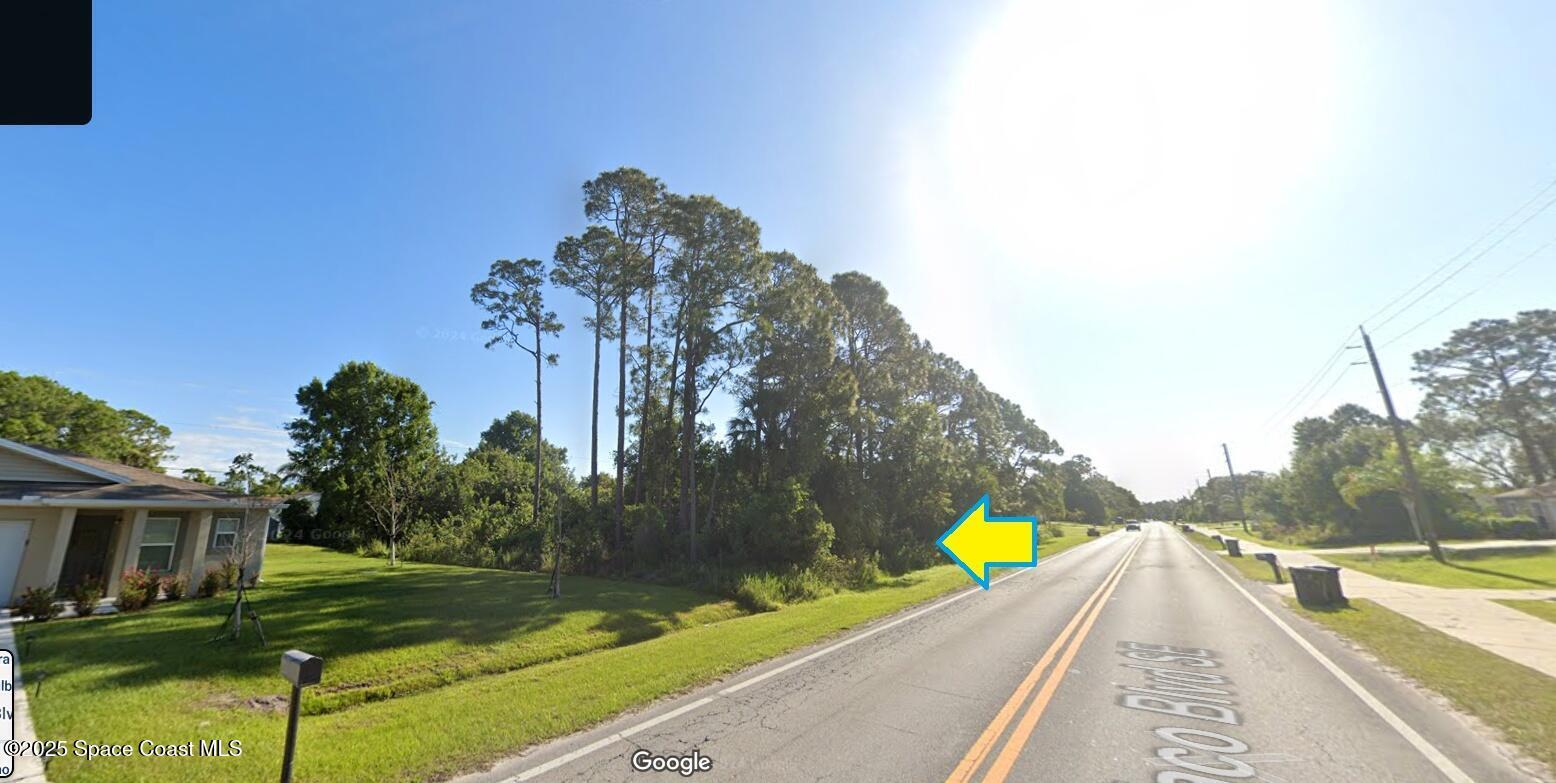 Property Photo: 1491 Waco Boulevard SE FL 32909