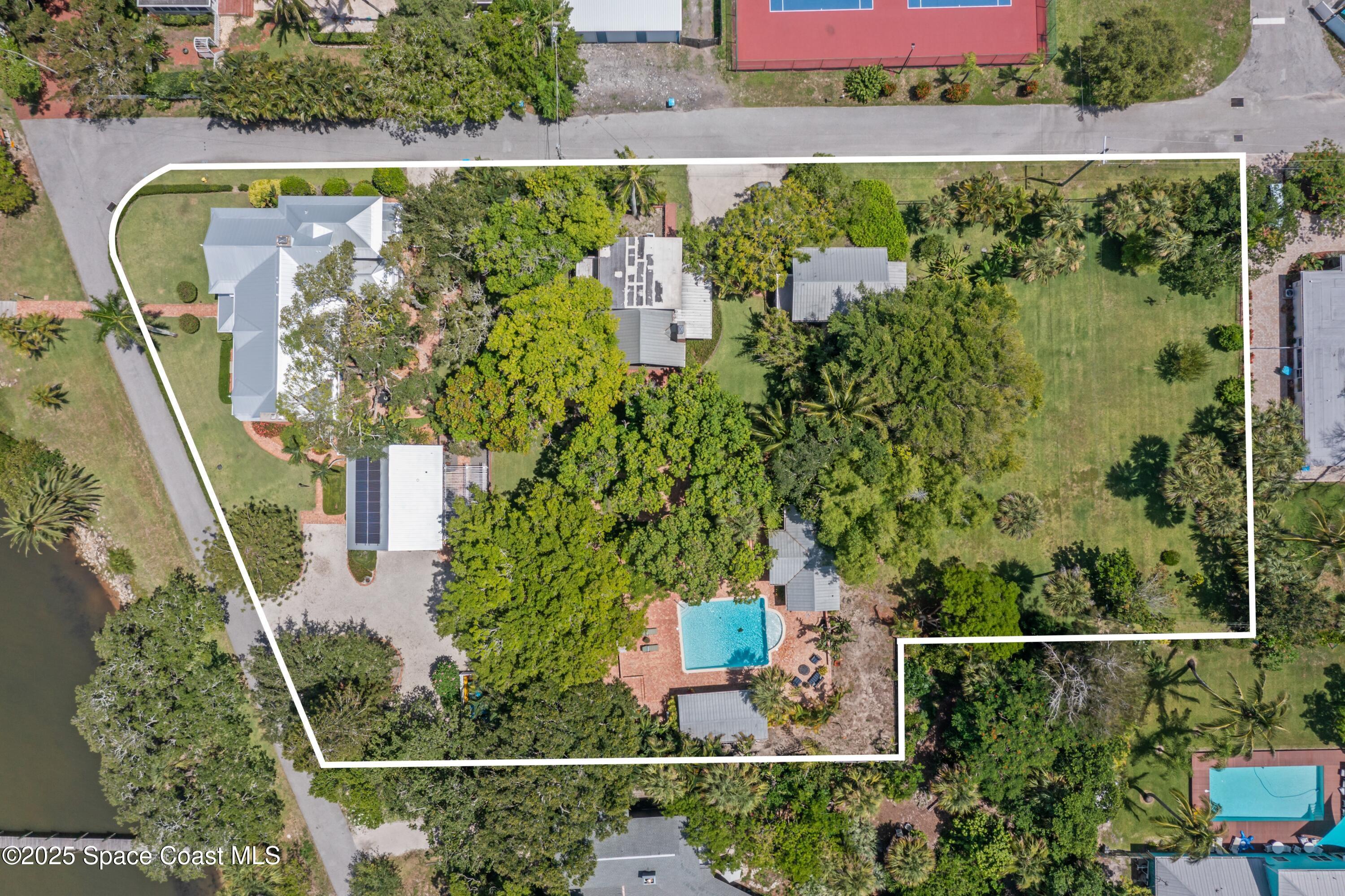 Property Photo:  1101 River Road  FL 32951 