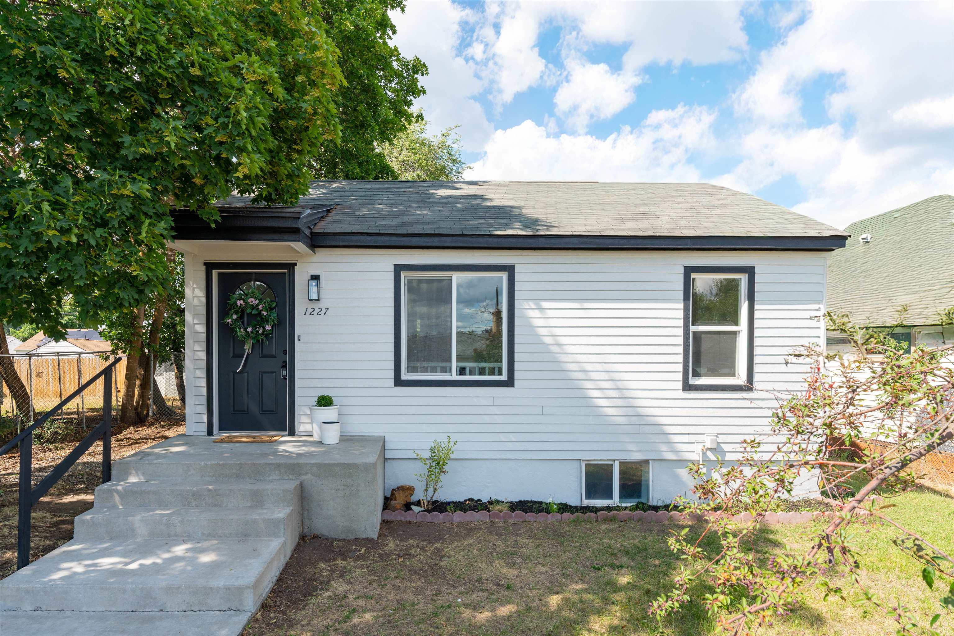Property Photo: 1227 E Providence Ave WA 99207