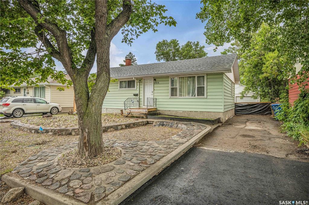 3515 Lang Avenue  Regina SK S4R 3V3 photo