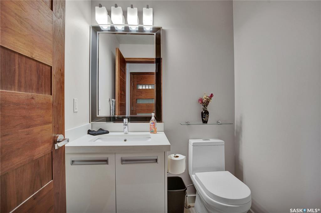 Property Photo: 1303 Paton Crescent 103 SK S7W 0P6