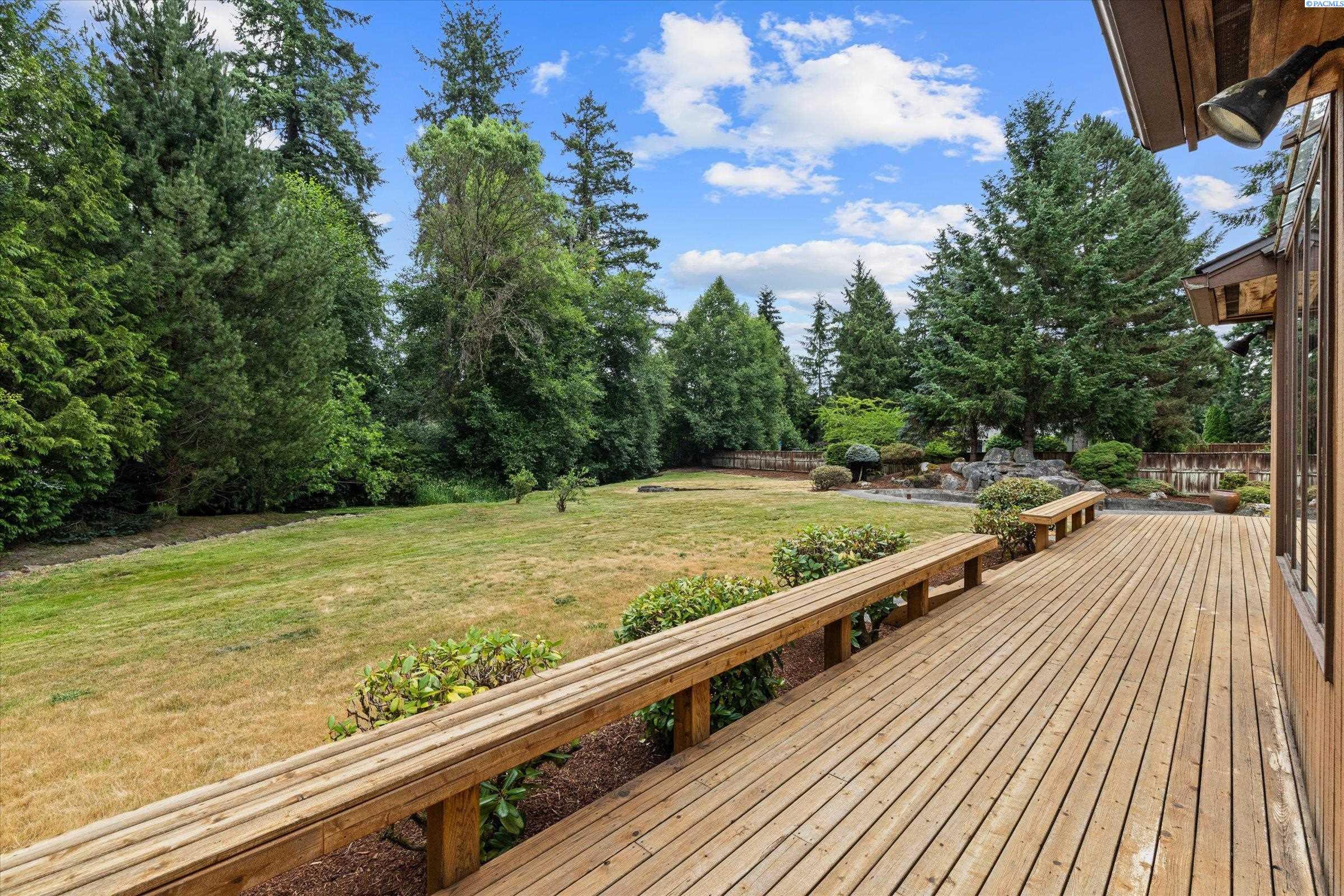 Property Photo:  19024 NE 155th St  WA 98072 