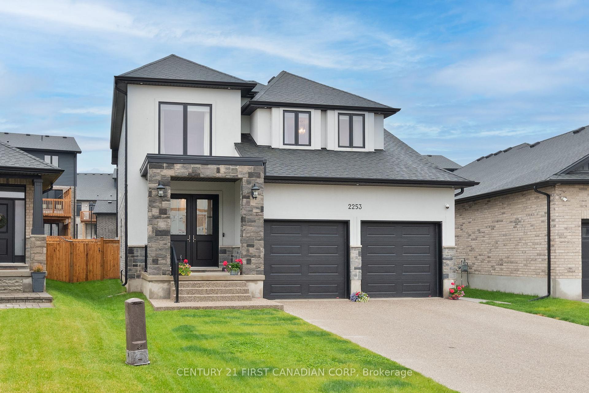 2253 Linkway Boulevard  London South ON N6K 4N9 photo