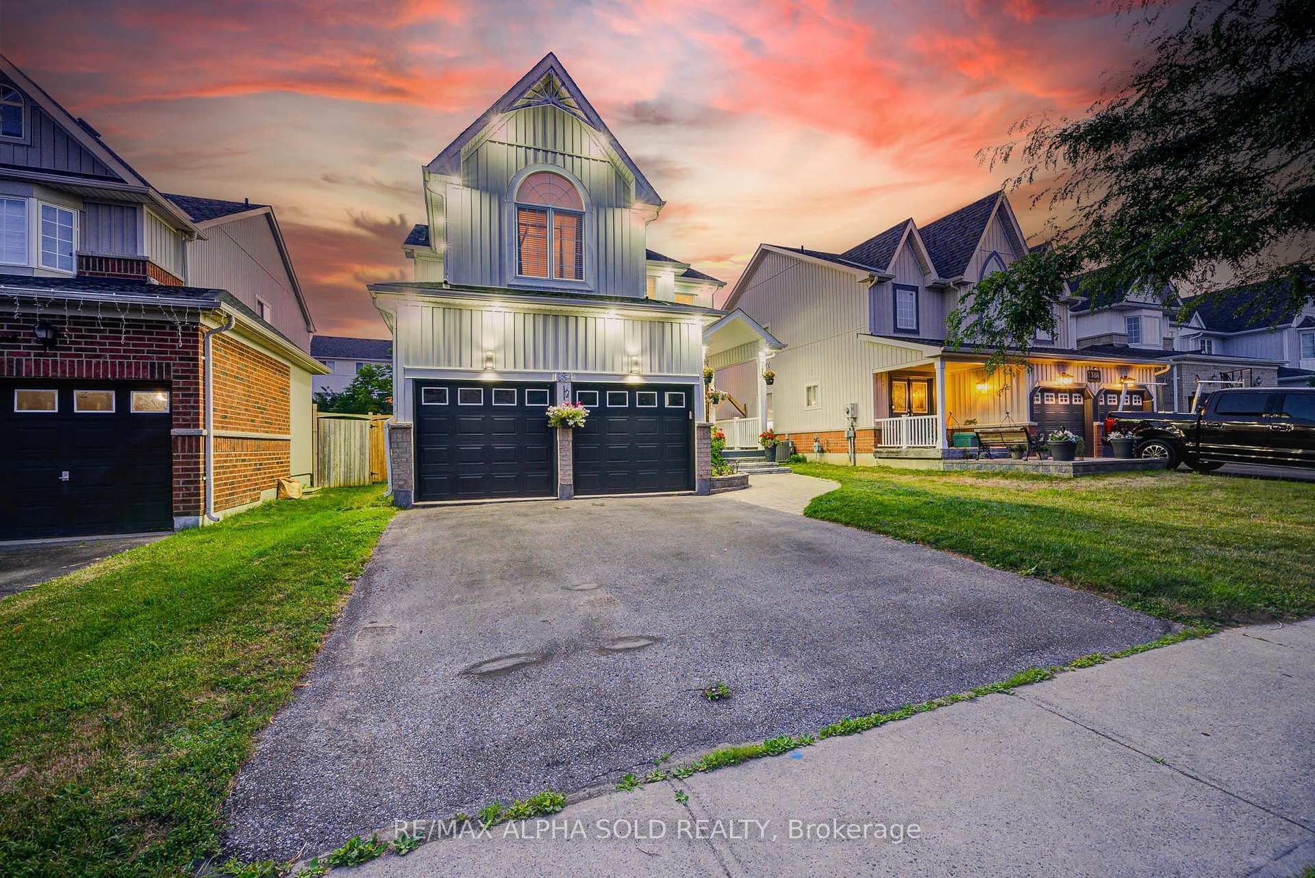 Property Photo: 1184 Ashgrove Crescent ON L1K 3A4