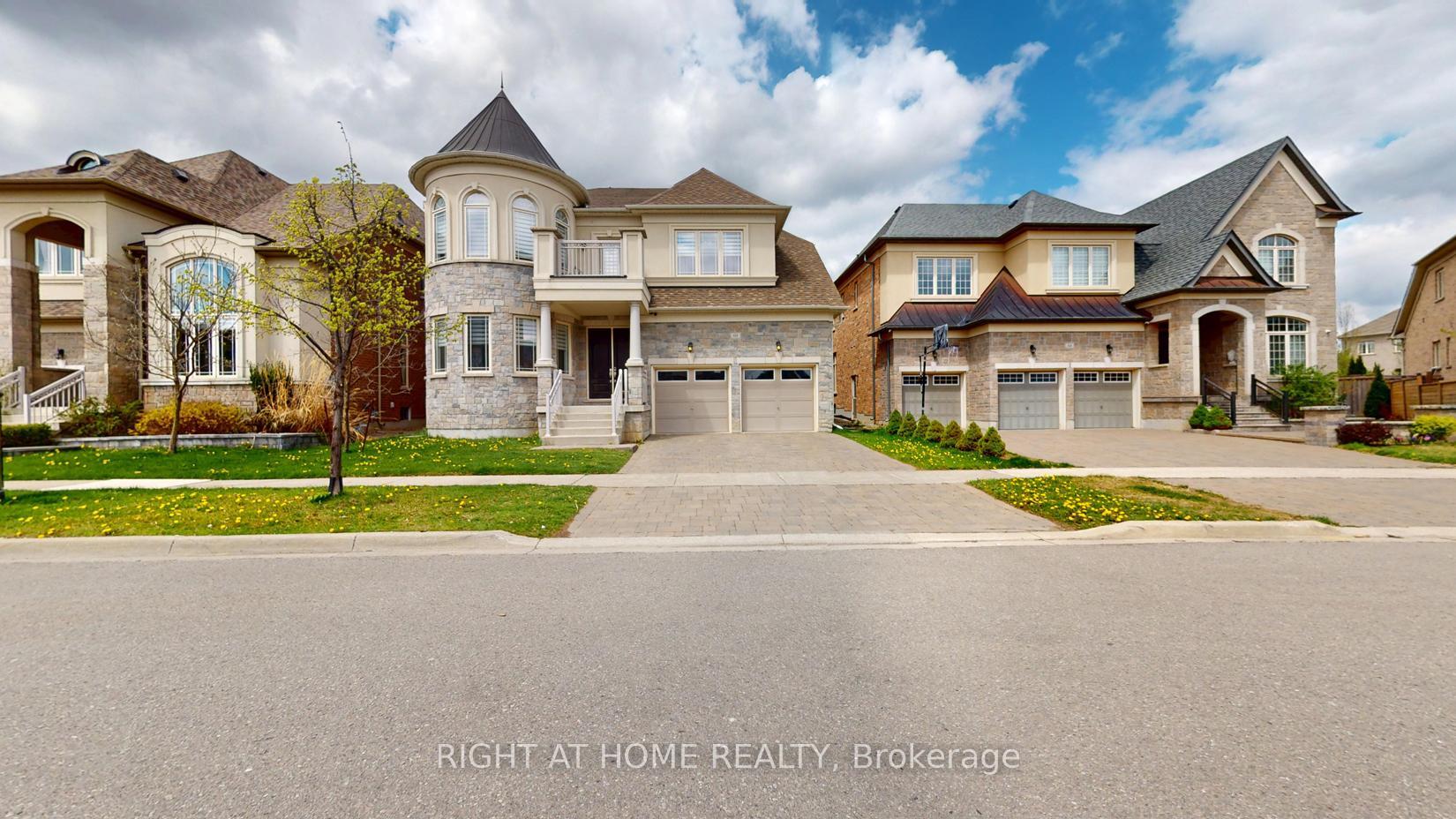 Property Photo:  60 Chesney Crescent  ON L4H 4A5 