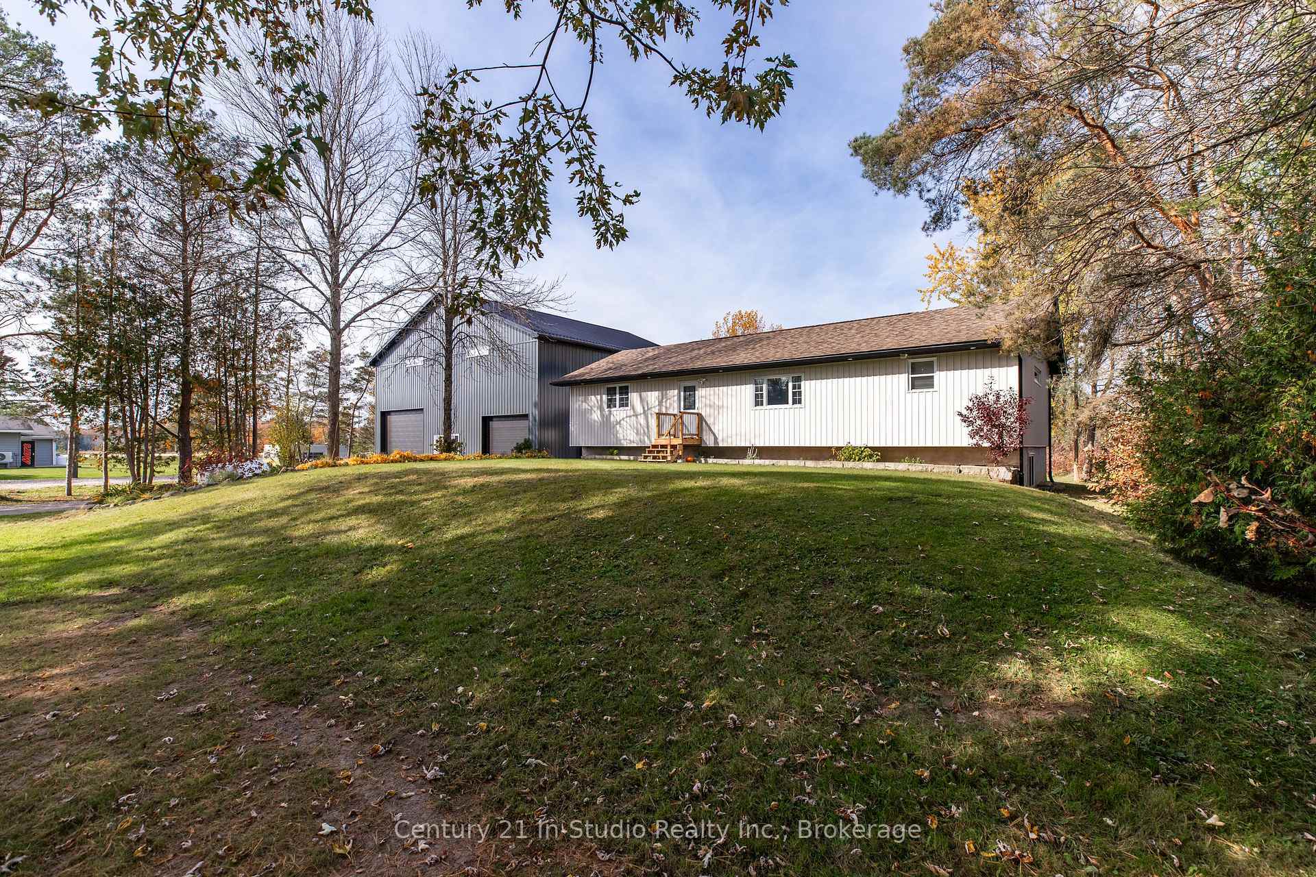 Property Photo: 9 Maple Drive ON N0H 1Z0