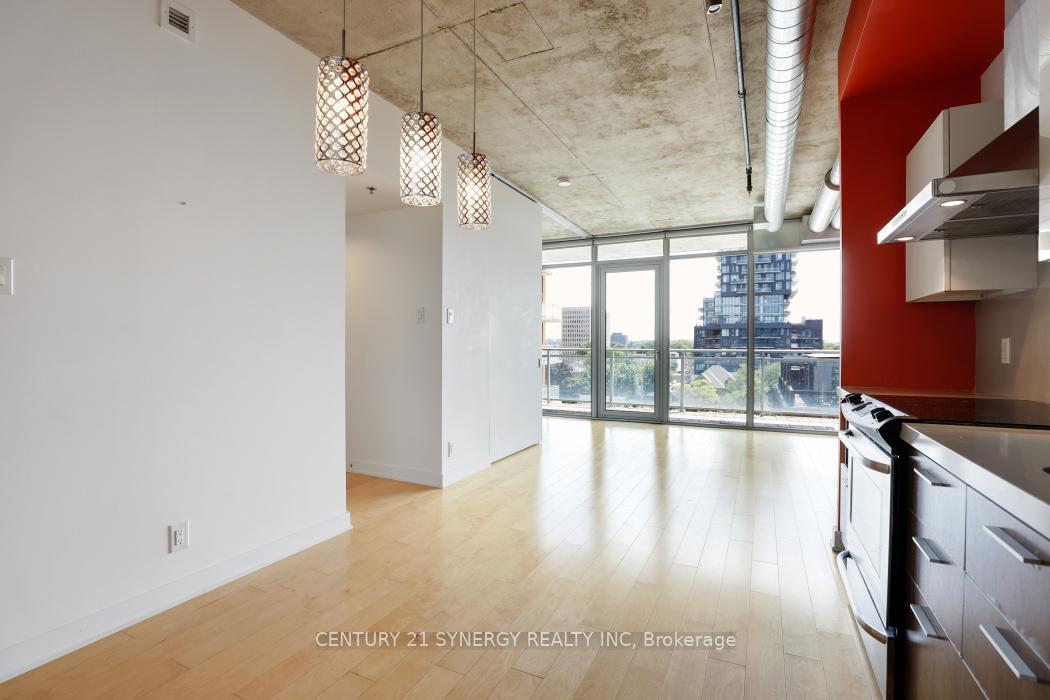 Property Photo:  340 McLeod Street 633  ON K2P 1A4 