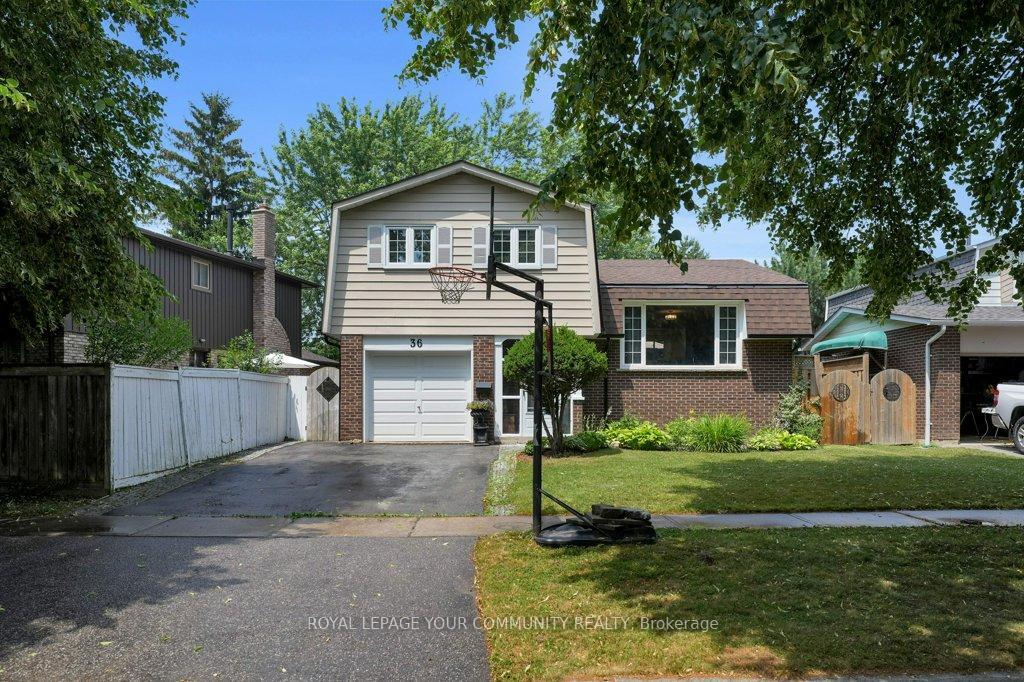 Property Photo:  36 Dawson Street  ON L1N 6C8 