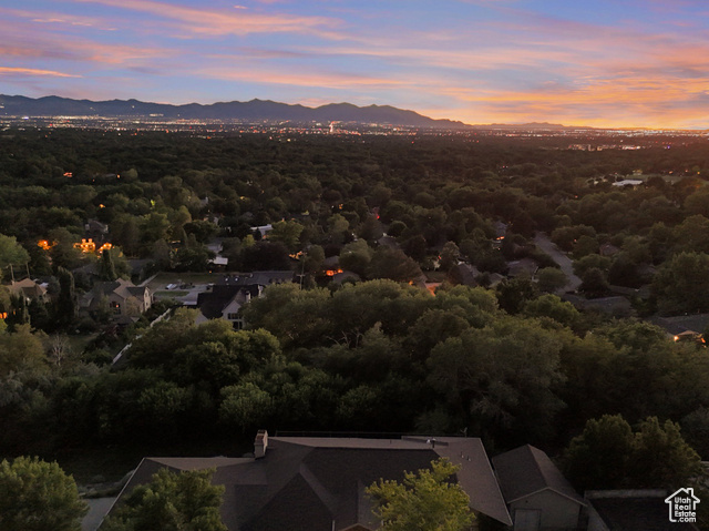 Property Photo: 2960 E Oak Park Ln S UT 84117