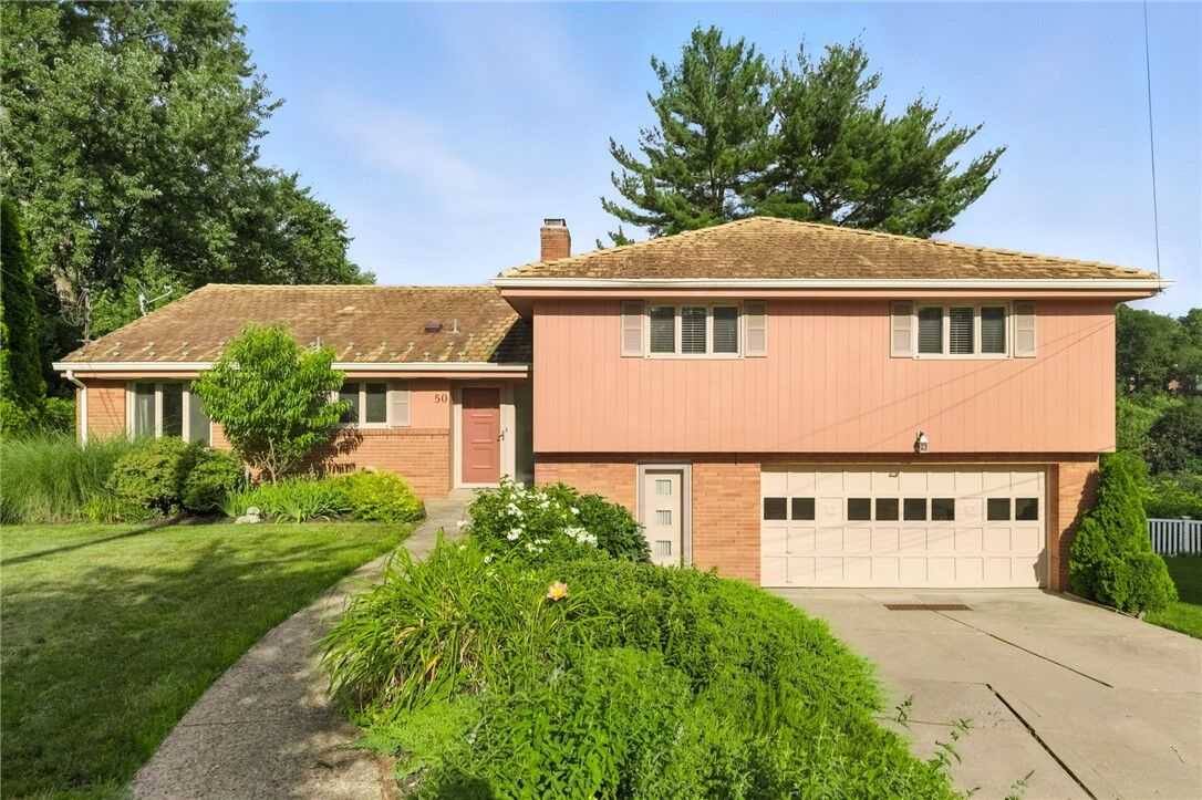 Property Photo: 50 Alexander Place PA 15243