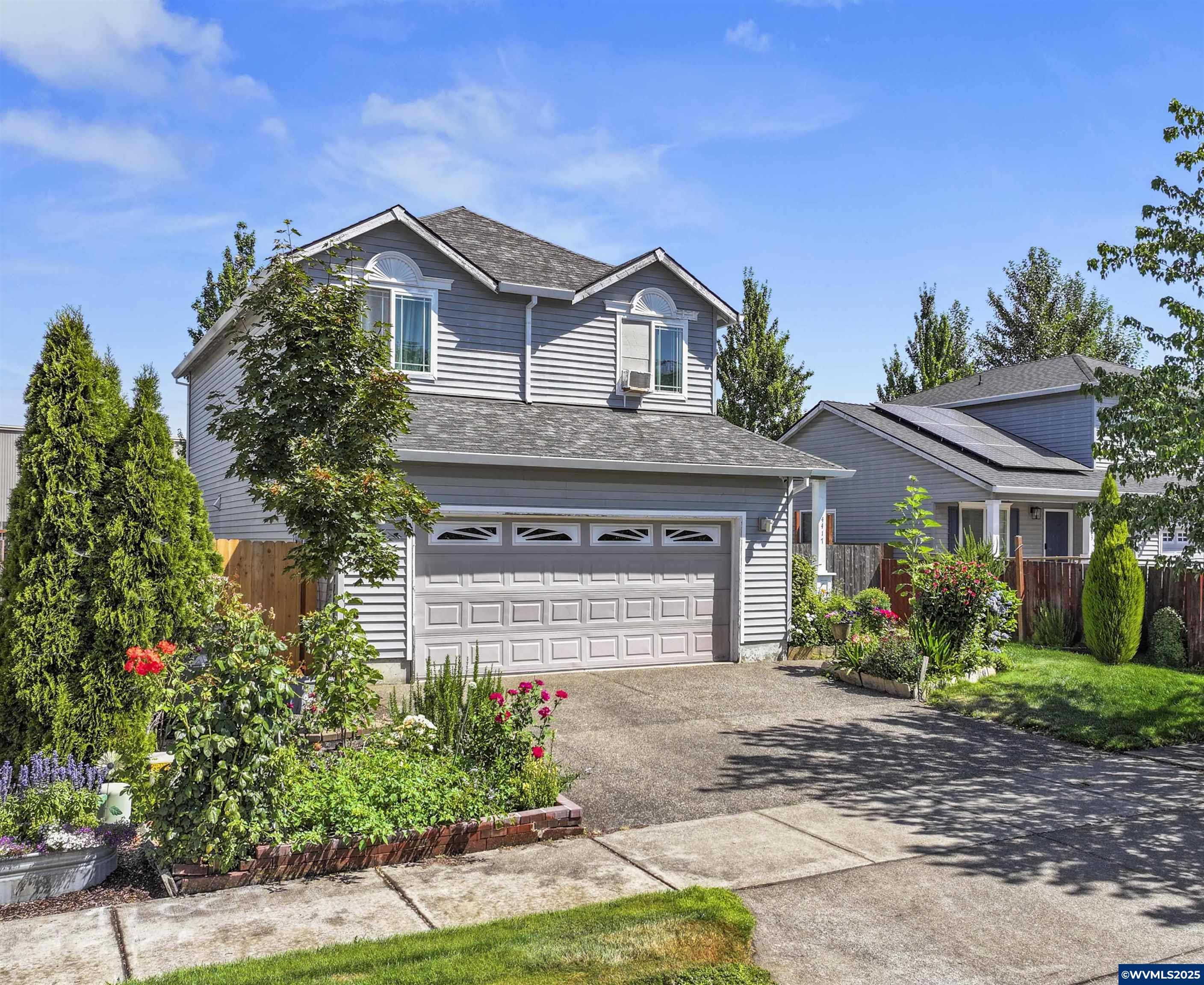 Property Photo:  4417 Mackinaw Av SE  OR 97322 