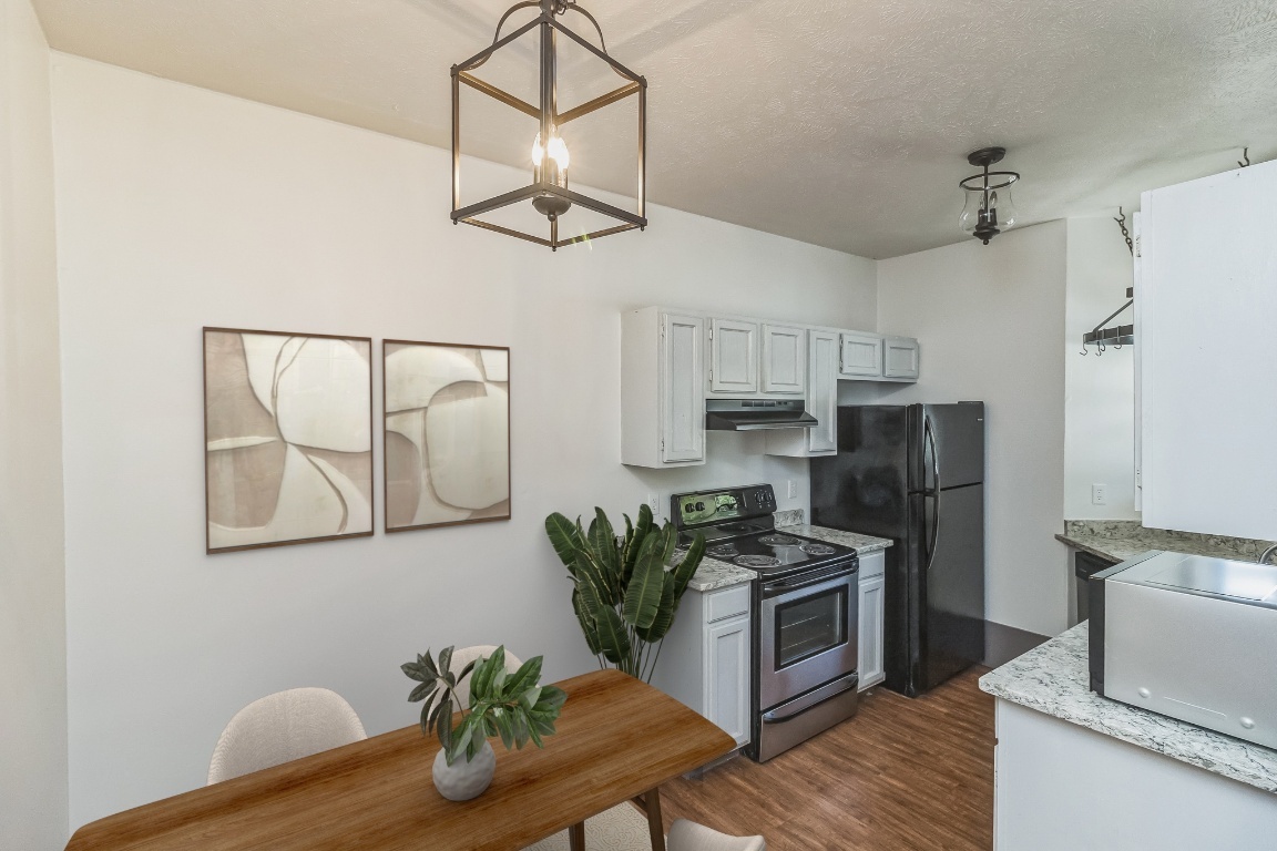 Property Photo:  421 W San Antonio Street H1  TX 78666 