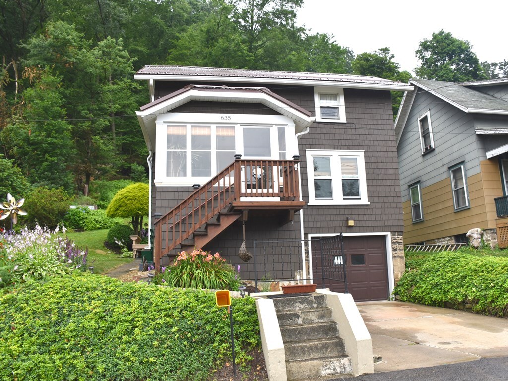 Property Photo: 635 Egbert Ave PA 16323