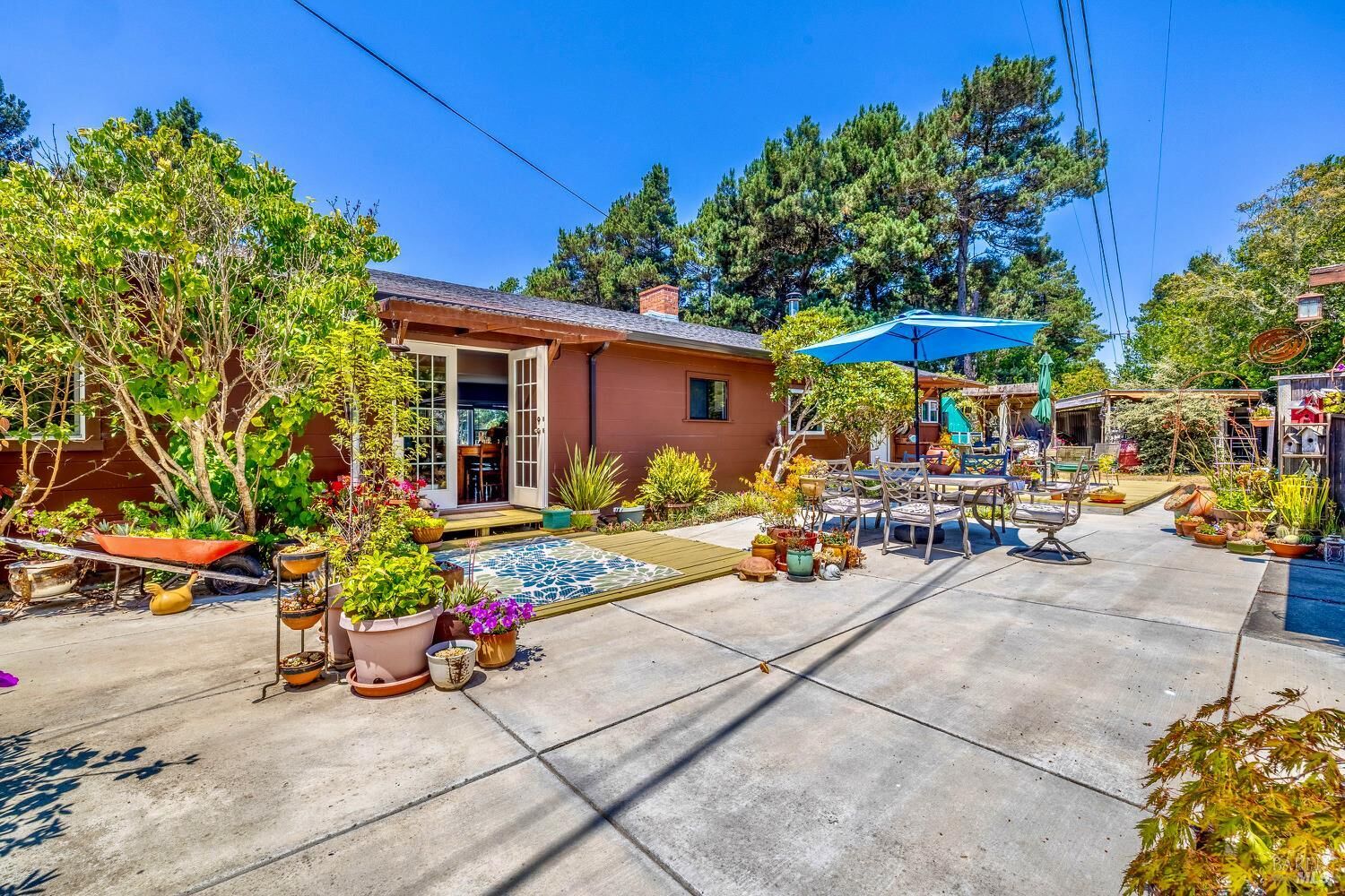 Property Photo: 18841 Lahmon Lane CA 95437