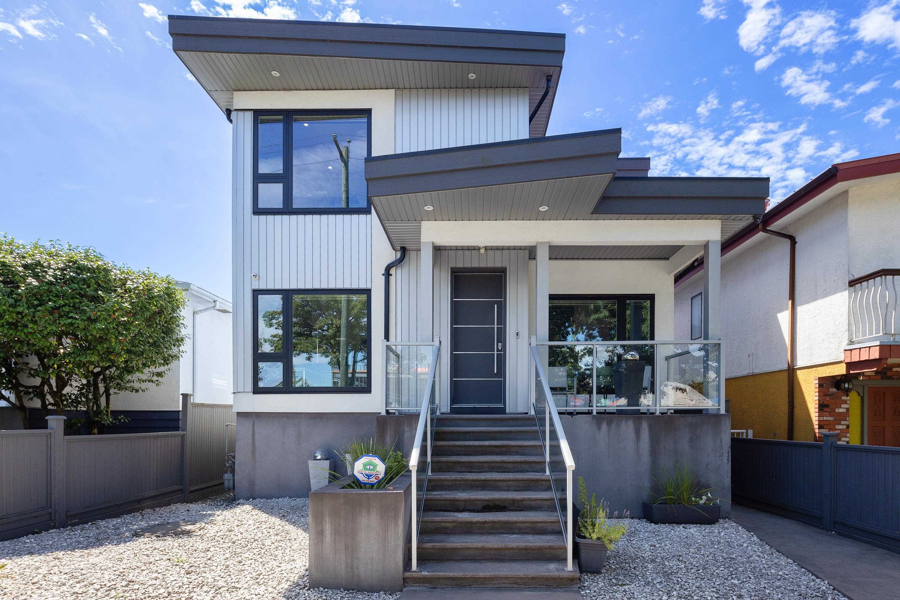 Property Photo:  250 E 53rd Avenue  BC V5X 1H9 