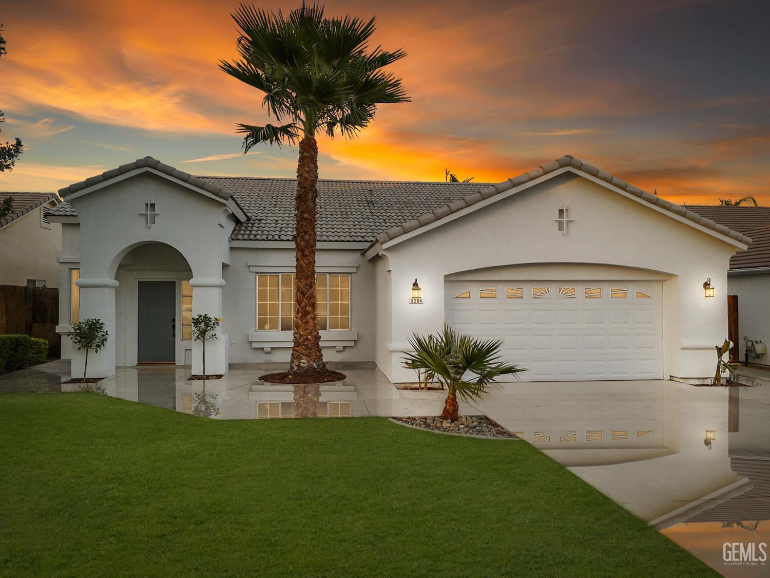 5204 Sand Castle Court  Bakersfield CA 93312 photo