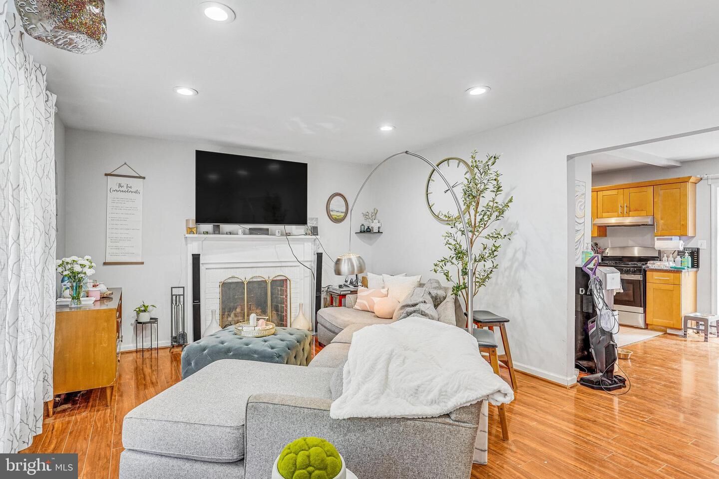 Property Photo: 3702 Paul Street VA 22311
