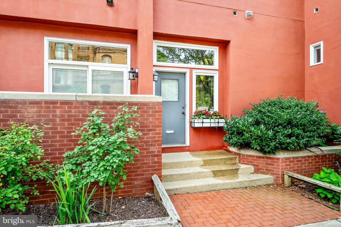 2137 Green Street 39 2  Philadelphia PA 19130 photo
