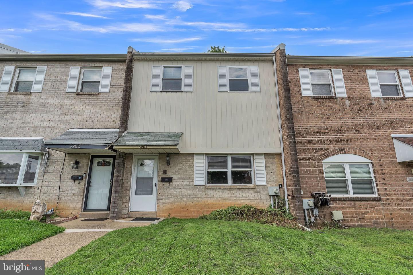 Property Photo: 5204 Leeward Road N PA 19020