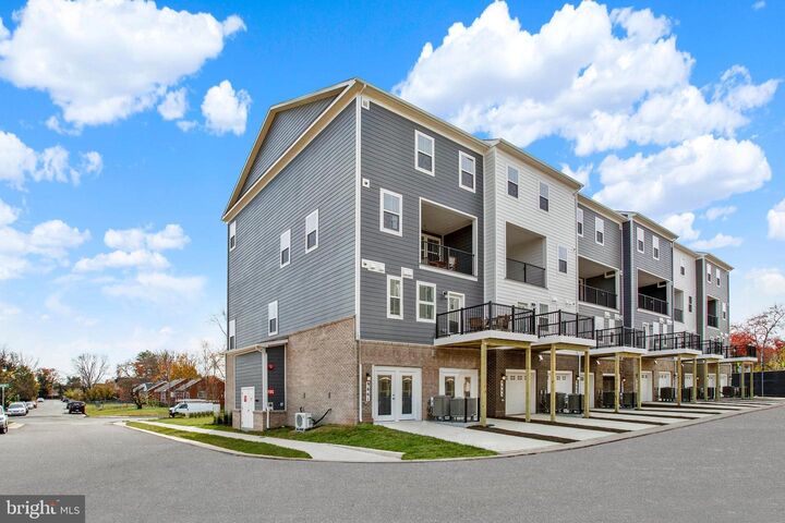 Property Photo:  9679 Swallowtail Lane  VA 20110 