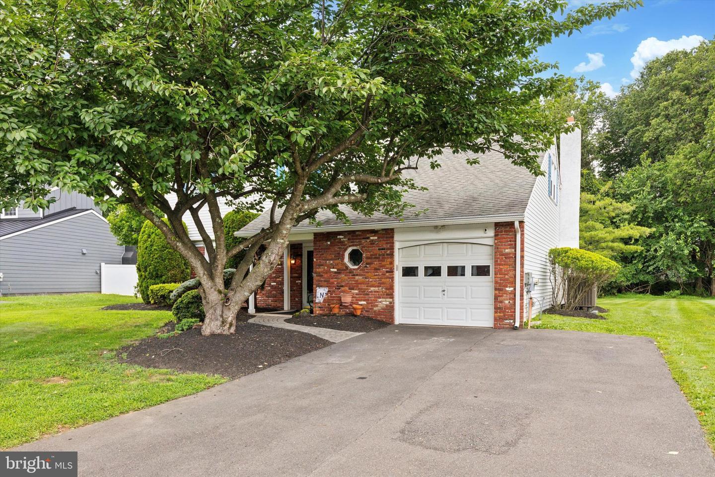 Property Photo: 15 Penn Circle PA 18966