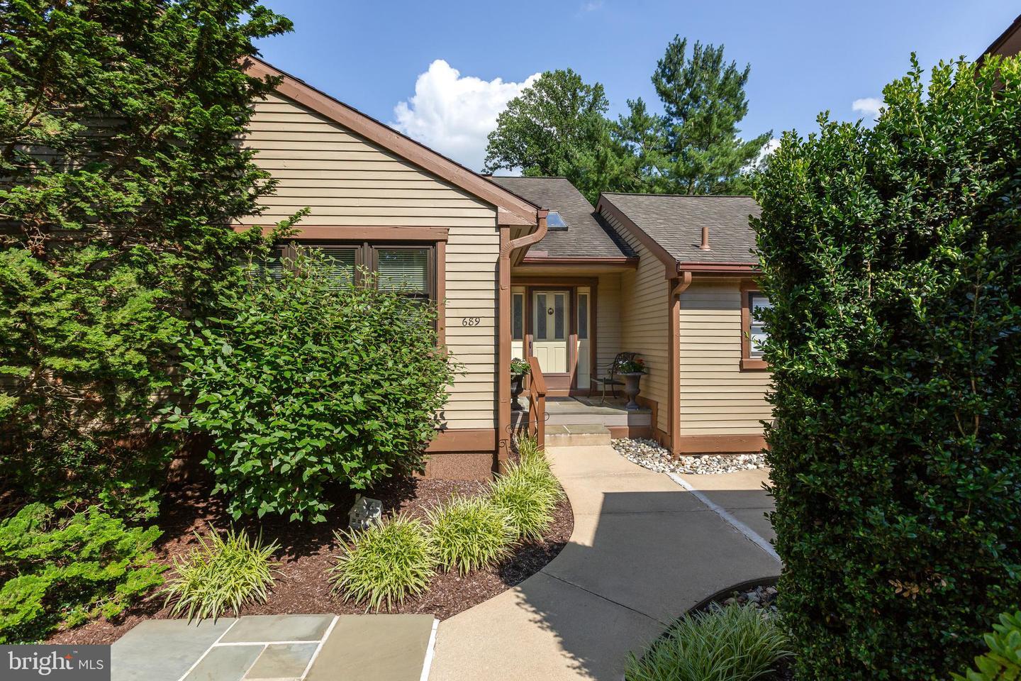 Property Photo: 689 Heatherton Lane PA 19380