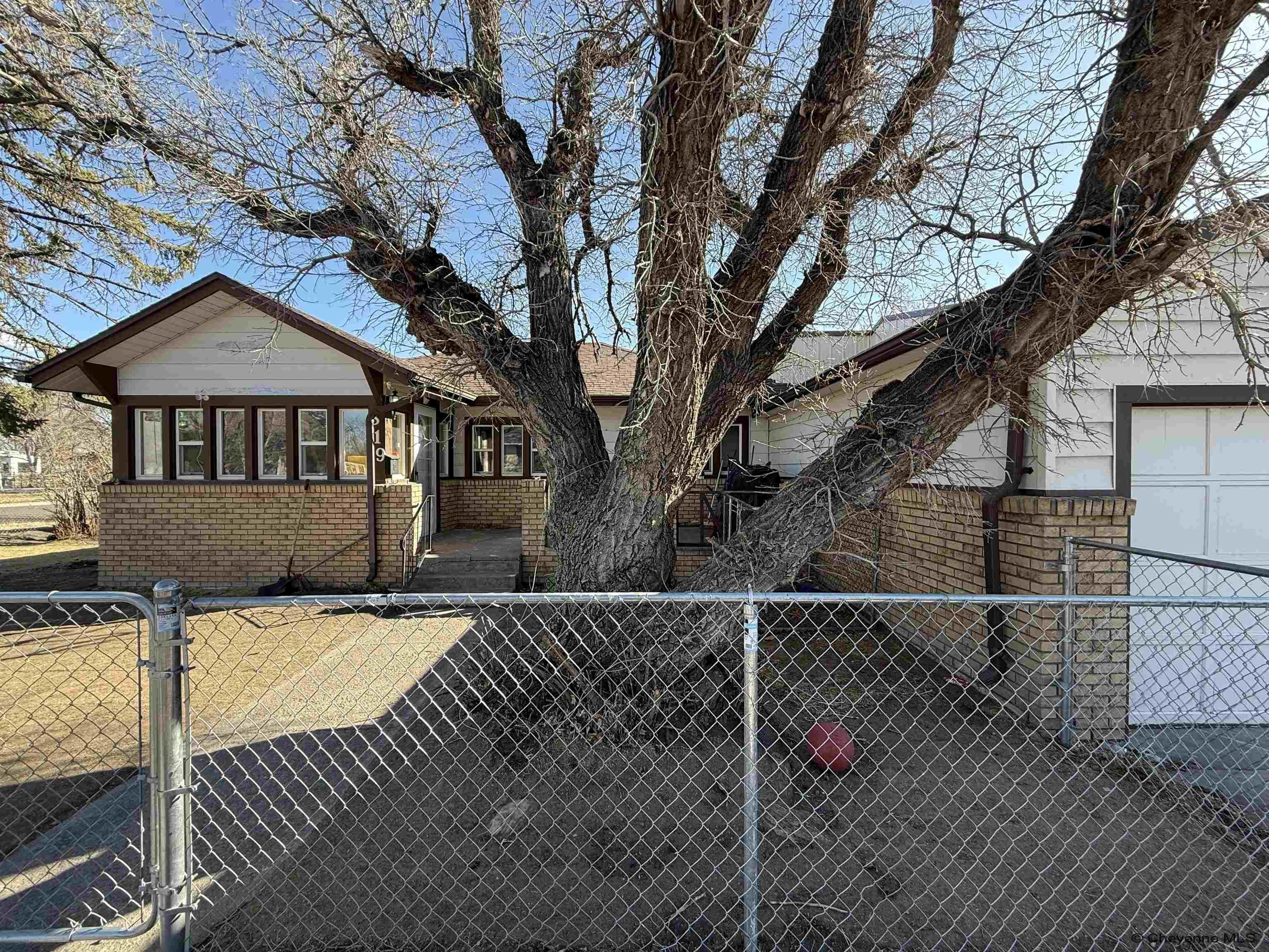 Property Photo:  819 Maxwell Ave  WY 82007 