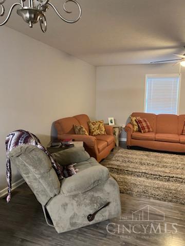 Property Photo:  1370 Rawlings Street  OH 43160 