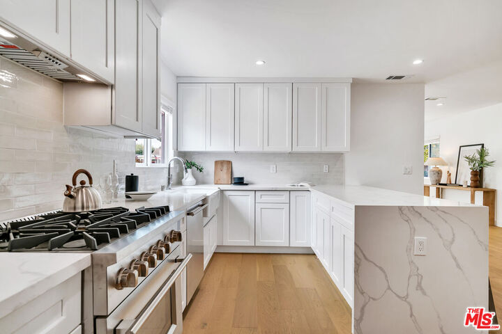 7832 Croydon Ave  Los Angeles CA 90045 photo