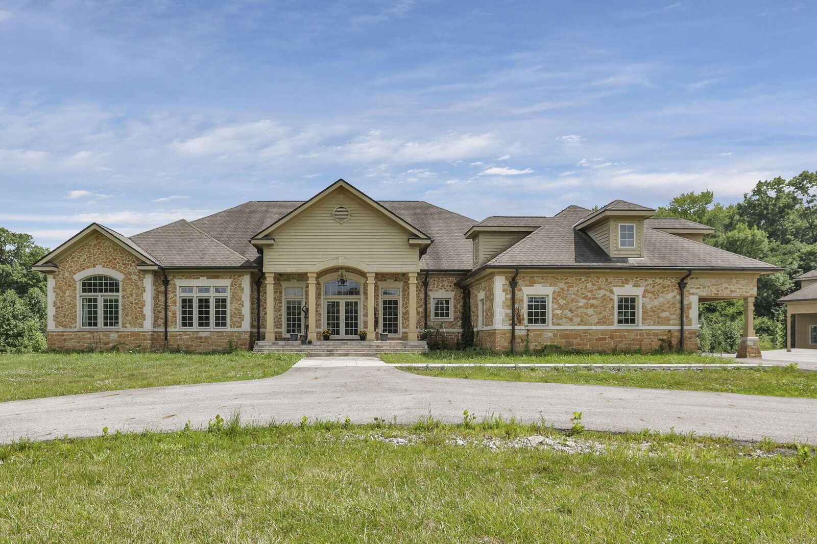 Property Photo: 459 Orchard Drive OH 43023