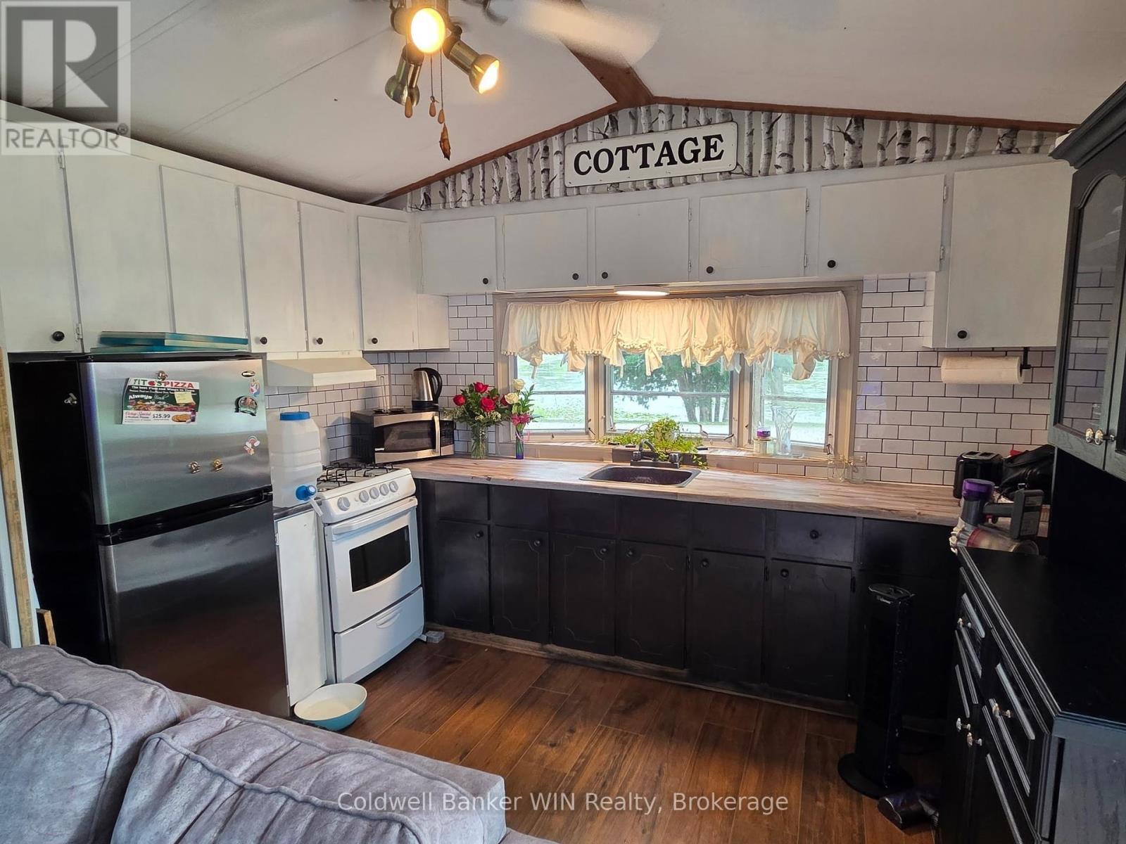 Property Photo: 7489 Sideroad 5 E ON N0G 2L0